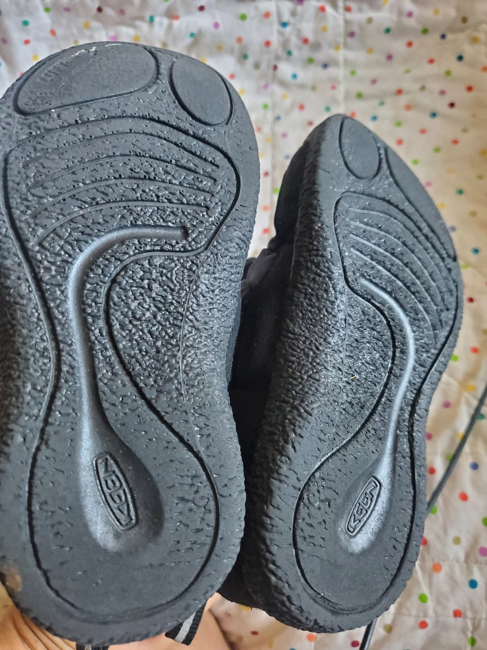 KEEN Kids'  Howser Chukka  Black Winter Ankle Boots Size 11.